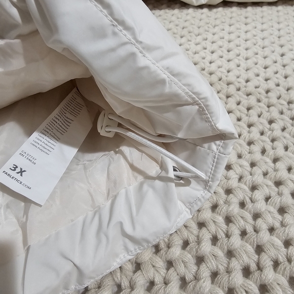 Fabletics Essential Puffer, New, Wmns Size 3x - Picture 7 of 16